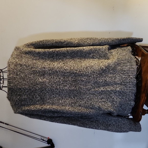 Old Navy men's large sweater nwot condition - Picture 4 of 4